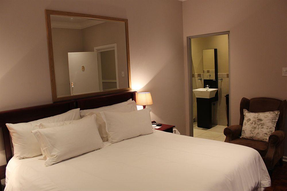 Nauntons Guest House & Wedding Venue Ladysmith Esterno foto