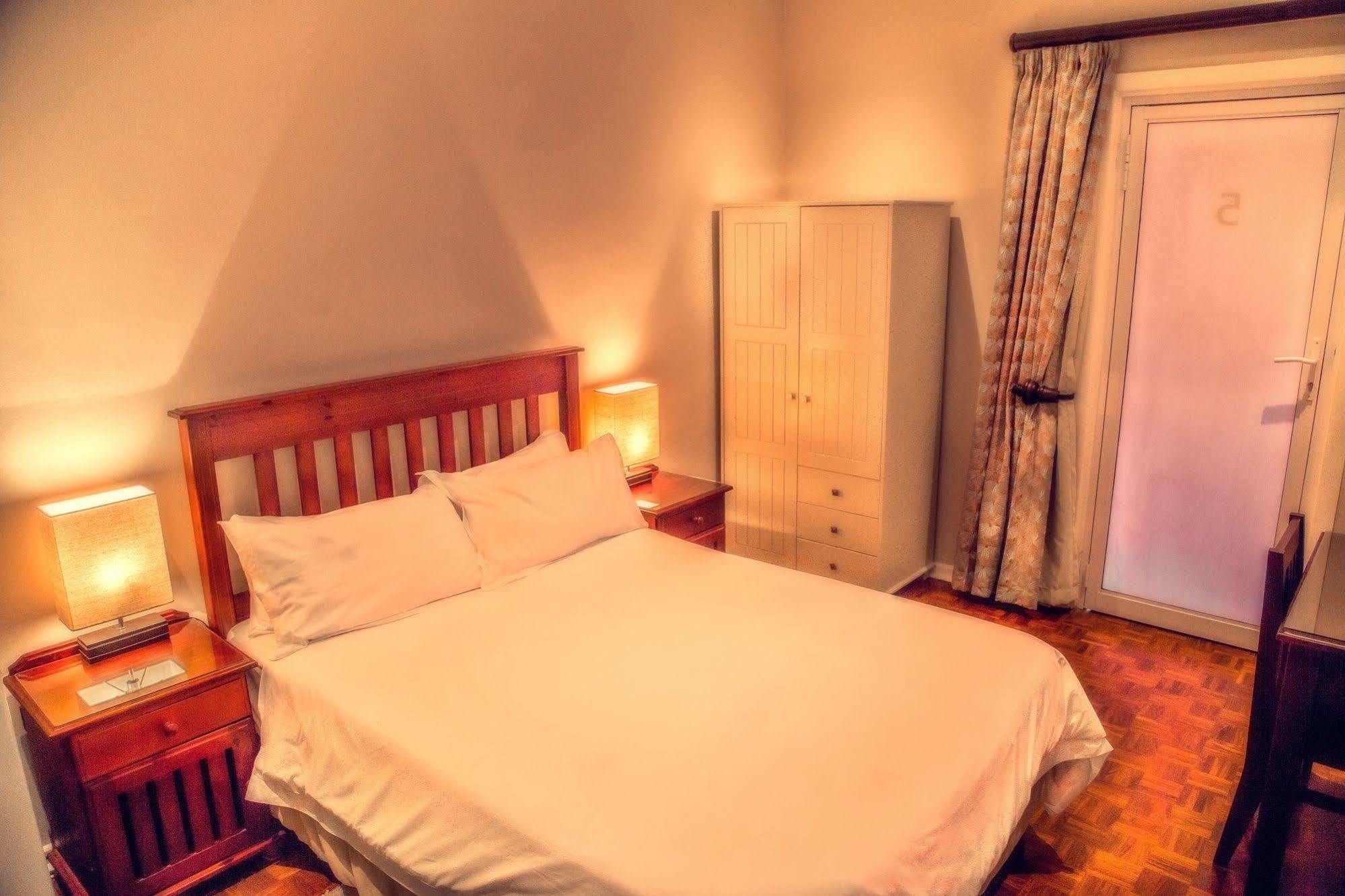 Nauntons Guest House & Wedding Venue Ladysmith Esterno foto