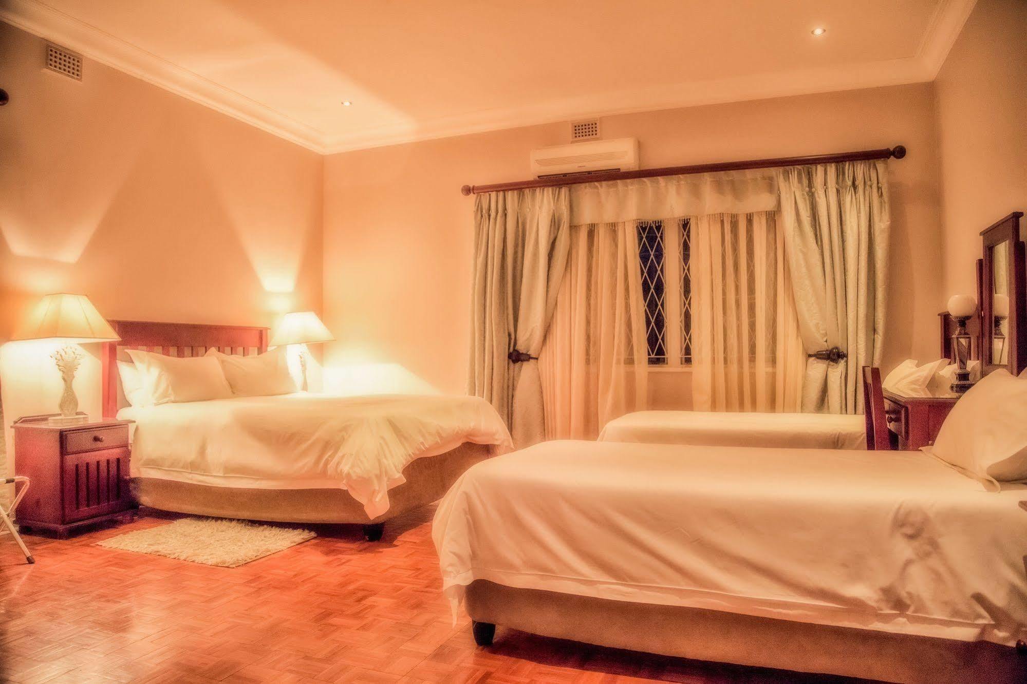 Nauntons Guest House & Wedding Venue Ladysmith Esterno foto
