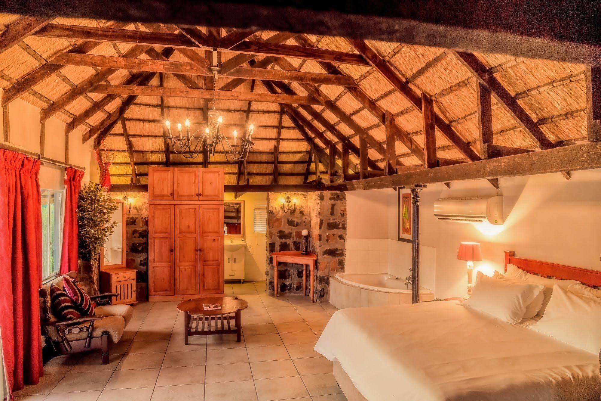 Nauntons Guest House & Wedding Venue Ladysmith Esterno foto